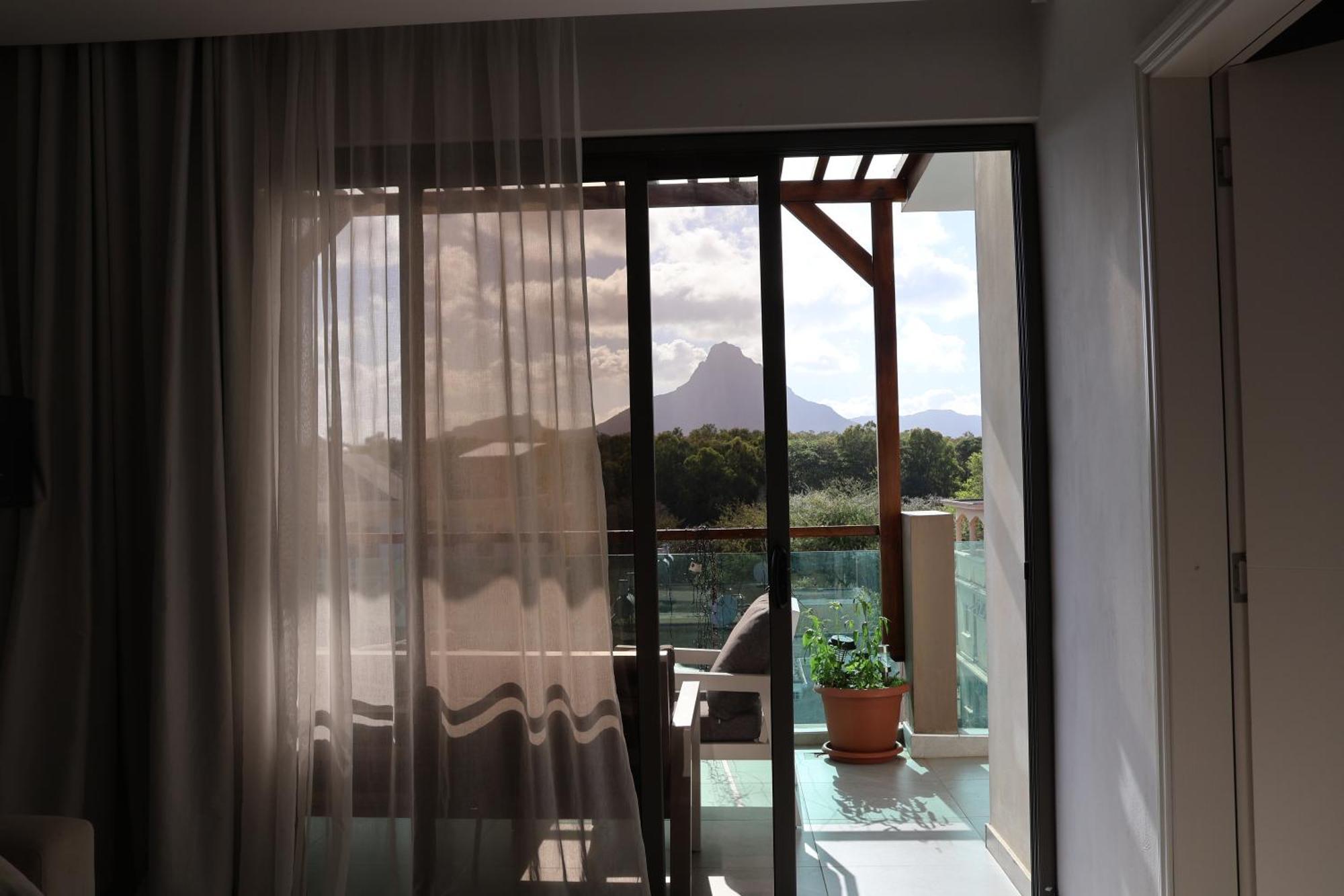 Top-Floor Modern 3Bd Penthouse With Beautiful Mountain View Terrace - 5 Min Walk To Beach Flic en Flac Exterior foto